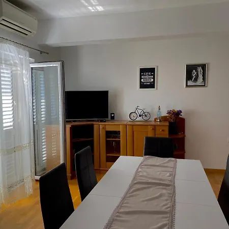 Apartament Nives *