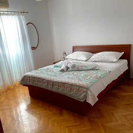 Nives Apartman *