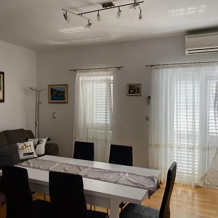 Nives Apartament